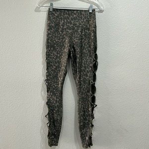 Good American Leopard Print High Rise Leggings SZ 1 (small)